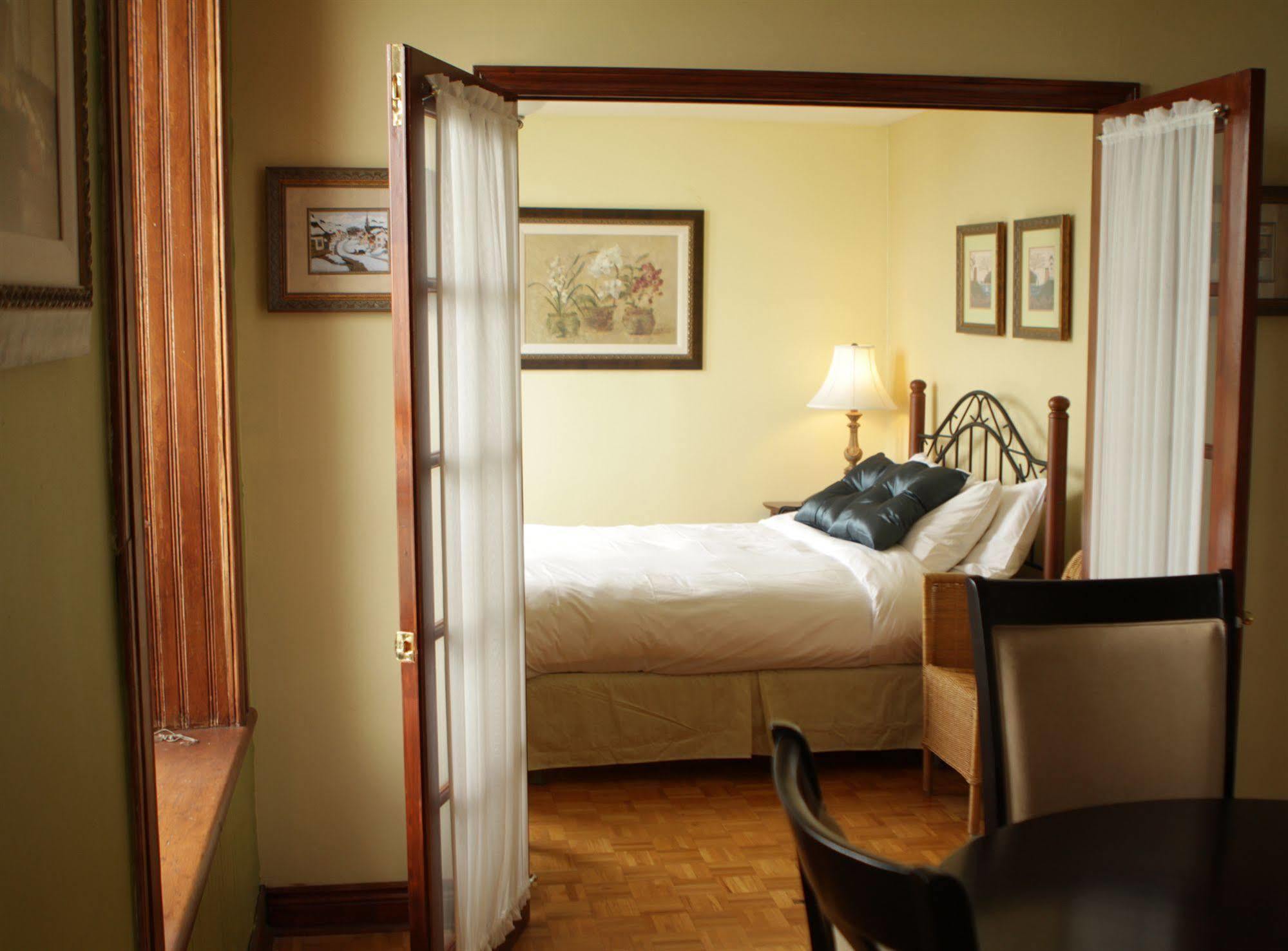 מונטריאול Auberge De La Place Royale מראה חיצוני תמונה